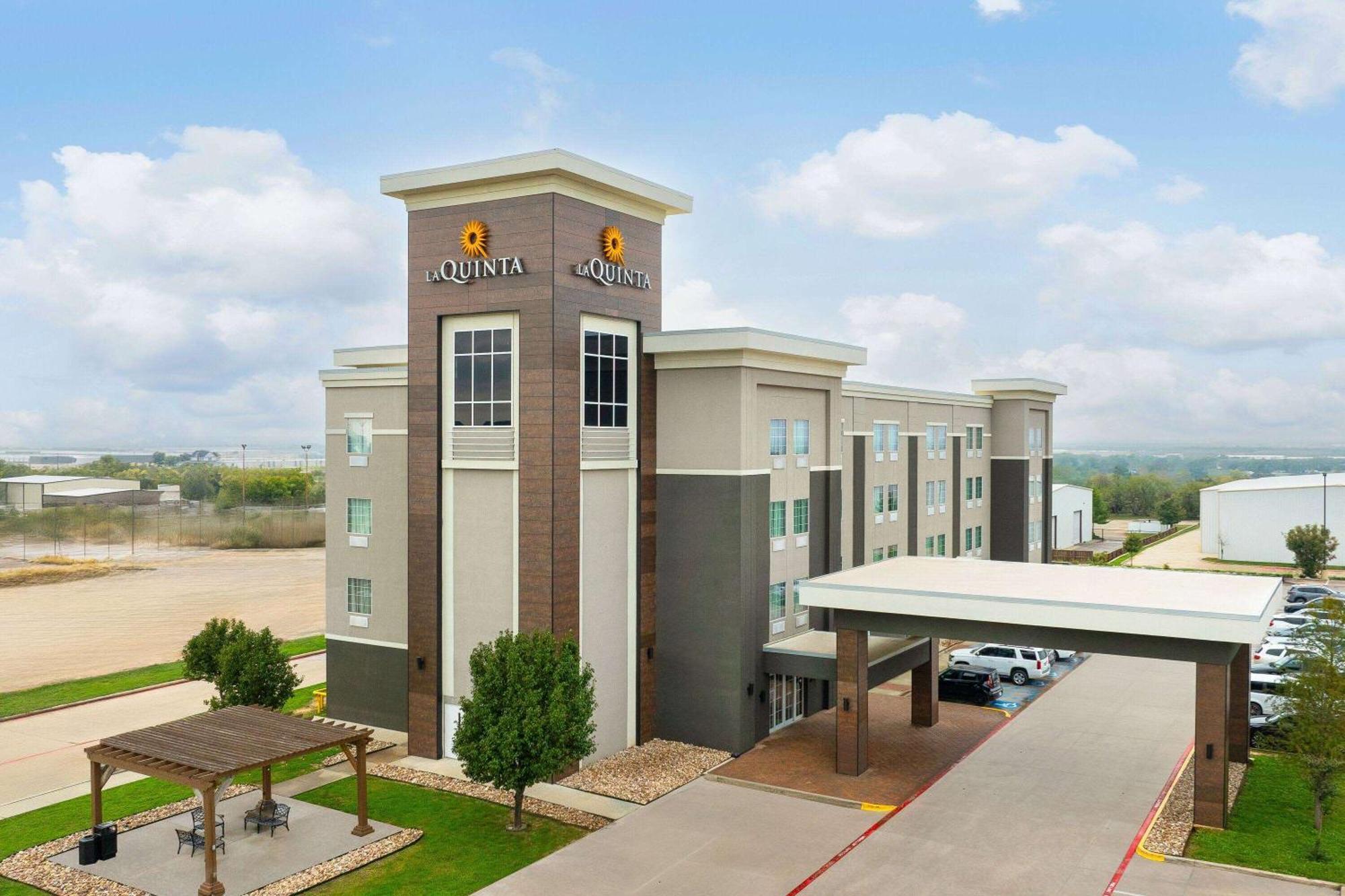 La Quinta By Wyndham Denton - University Drive Exterior foto